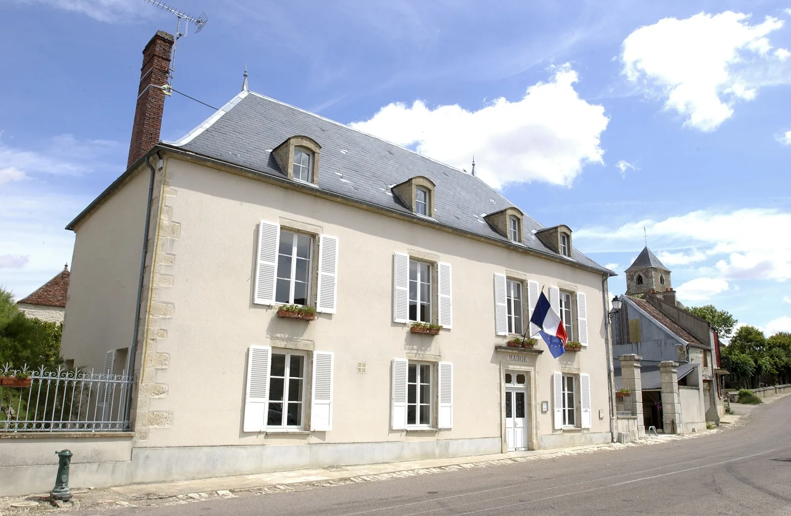 Mairie de Joux la Ville
