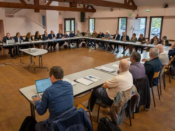 les responsables d’Unité territoriale de solidarité ont présenté les missions sociales du Département lors des réunions cantonales dans l’ensemble du département. Ici à Avallon en octobre 2022.